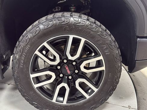 Used 2023 GMC Sierra 1500 AT4 w/ Technology Package image 21