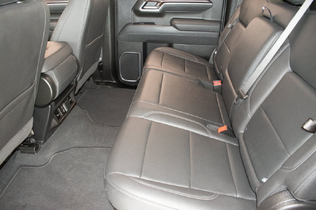 Used 2026 GMC Sierra 1500 SLT AWD/4WD image 16