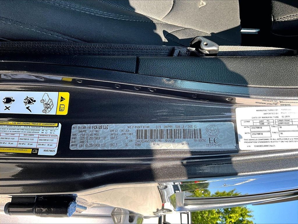 Used 2019 Jeep Wrangler Unlimited Sahara w/ Uconnect 4C Nav & Sound Group AWD/4WD image 36