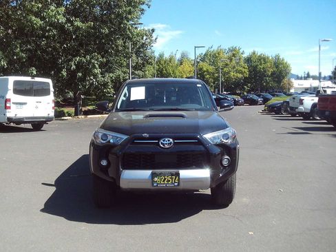 Used 2023 Toyota 4Runner TRD Off-Road Premium w/ Moonroof Package AWD/4WD image 8