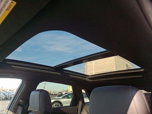 Certified 2024 Cadillac XT5 Premium Luxury w/ LPO, Floor Liner Package image 13