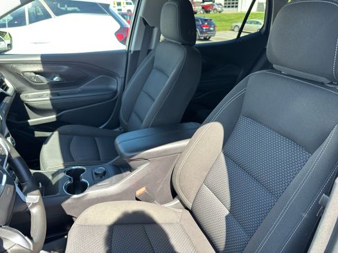 Used 2024 GMC Terrain SLE image 17
