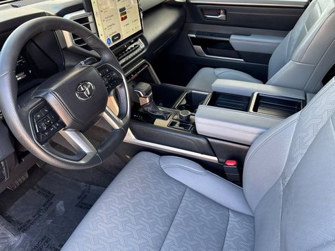 Used 2025 Toyota Tundra Limited AWD/4WD image 12