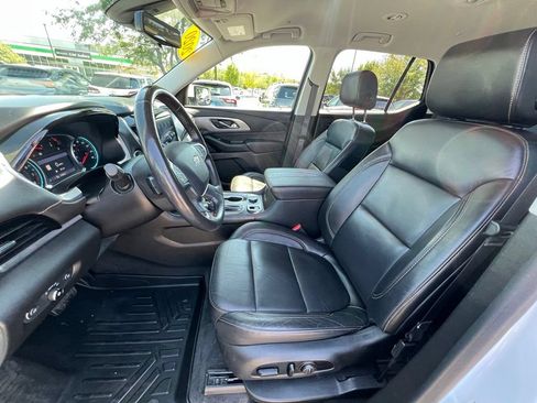 Used 2020 Chevrolet Traverse RS w/ LPO, Floor Liner Package AWD/4WD image 19