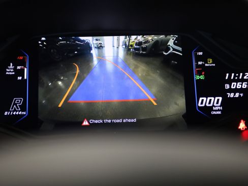 Used 2020 Lamborghini Huracan EVO RWD image 20