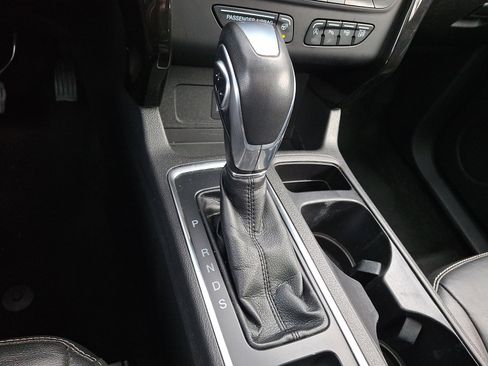 Used 2019 Ford Escape Titanium image 16