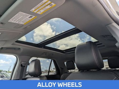 Used 2024 Ford Explorer Limited w/ Limited Technology Package RWD image 18
