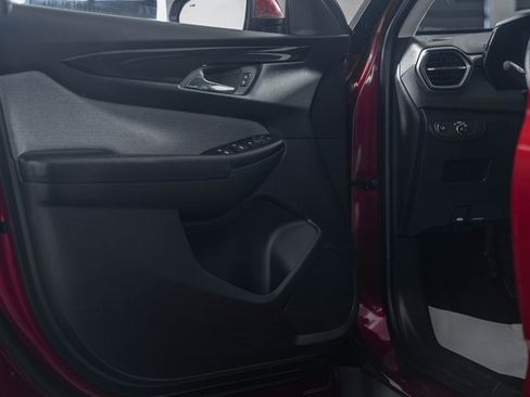 Used 2025 Chevrolet TrailBlazer LT w/ LT Cold Weather Package image 32