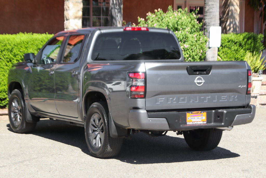Used 2025 Nissan Frontier SV AWD/4WD image 6