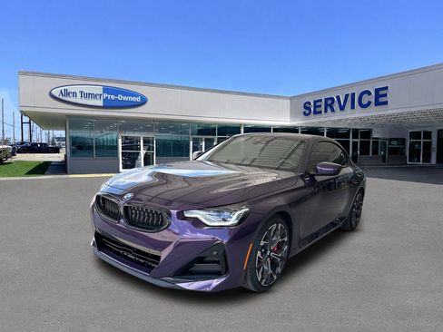 Used 2025 BMW 230i Coupe w/ M Sport Package RWD image 3