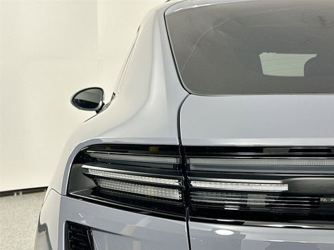 Certified 2025 Porsche Macan Turbo Electric AWD/4WD image 16