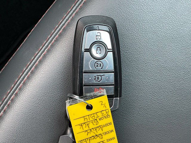 Used 2025 Ford Expedition Active AWD/4WD image 36
