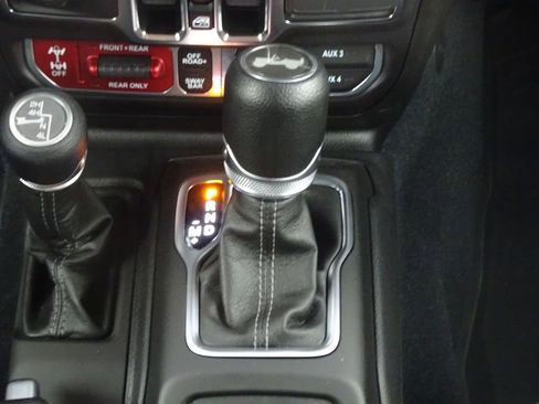 New 2024 Jeep Wrangler Unlimited Rubicon w/ Convenience Group image 44