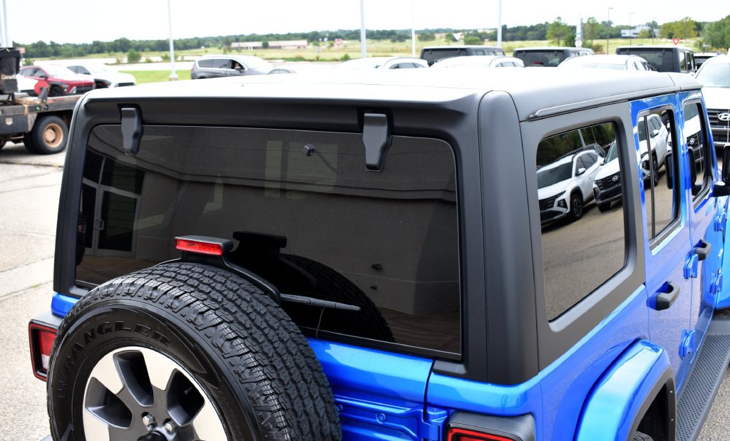 Used 2023 Jeep Wrangler Unlimited Sahara w/ Cold Weather Group AWD/4WD image 12