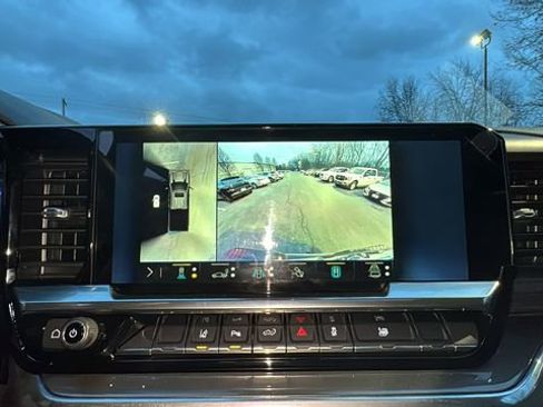 Used 2024 Chevrolet Silverado 2500 High Country w/ High Country Premium Package image 21