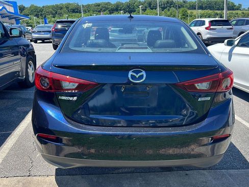 Used 2017 MAZDA MAZDA3 Grand Touring FWD image 3