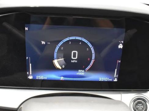 Used 2025 Chevrolet Trax LT FWD image 28