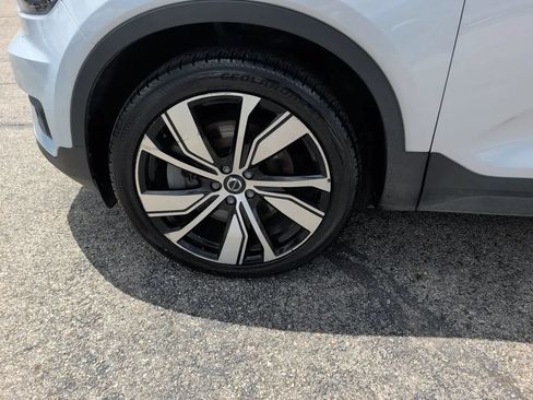 Used 2021 Volvo XC40 P8 Recharge w/ Advanced Package AWD/4WD image 13