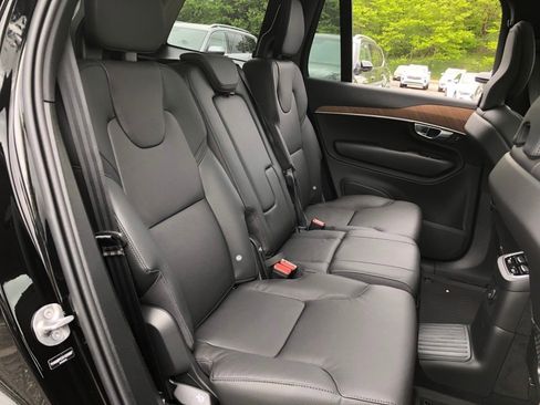 New 2025 Volvo XC90 T8 Plus w/ Protection Package Premier image 33