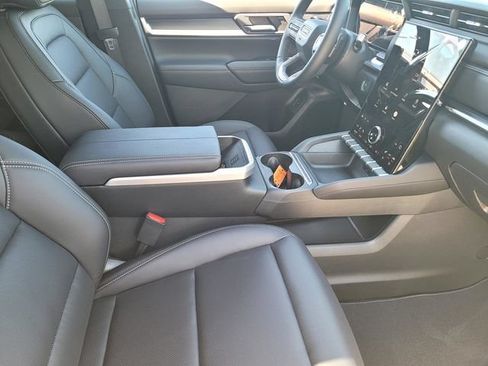 New 2026 GMC Terrain Elevation w/ Elevation Premium Package AWD/4WD image 13
