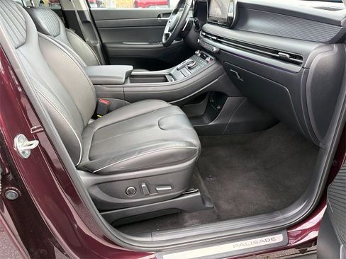 Used 2024 Hyundai Palisade Limited image 13