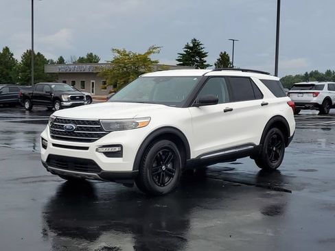 Certified 2023 Ford Explorer XLT w/ Equipment Group 202A AWD/4WD image 2