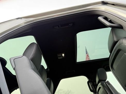 Used 2018 Land Rover Discovery SE image 6