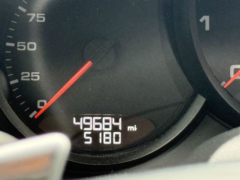 Used 2017 Porsche 718 Boxster image 34