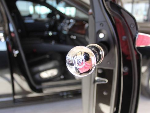 Used 2019 Rolls-Royce Ghost RWD image 20