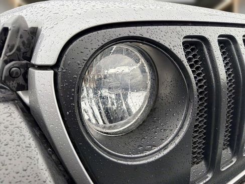 Used 2021 Jeep Wrangler Sport AWD/4WD image 7
