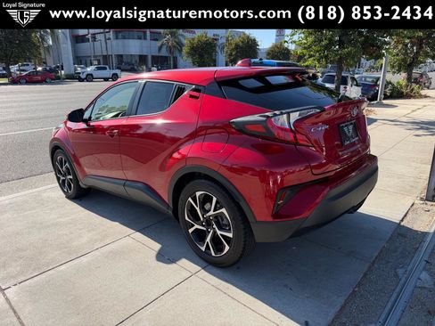 Used 2020 Toyota C-HR XLE FWD image 5