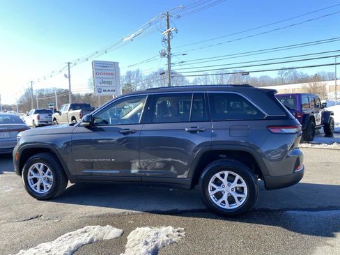 Used 2022 Jeep Grand Cherokee Limited image 9