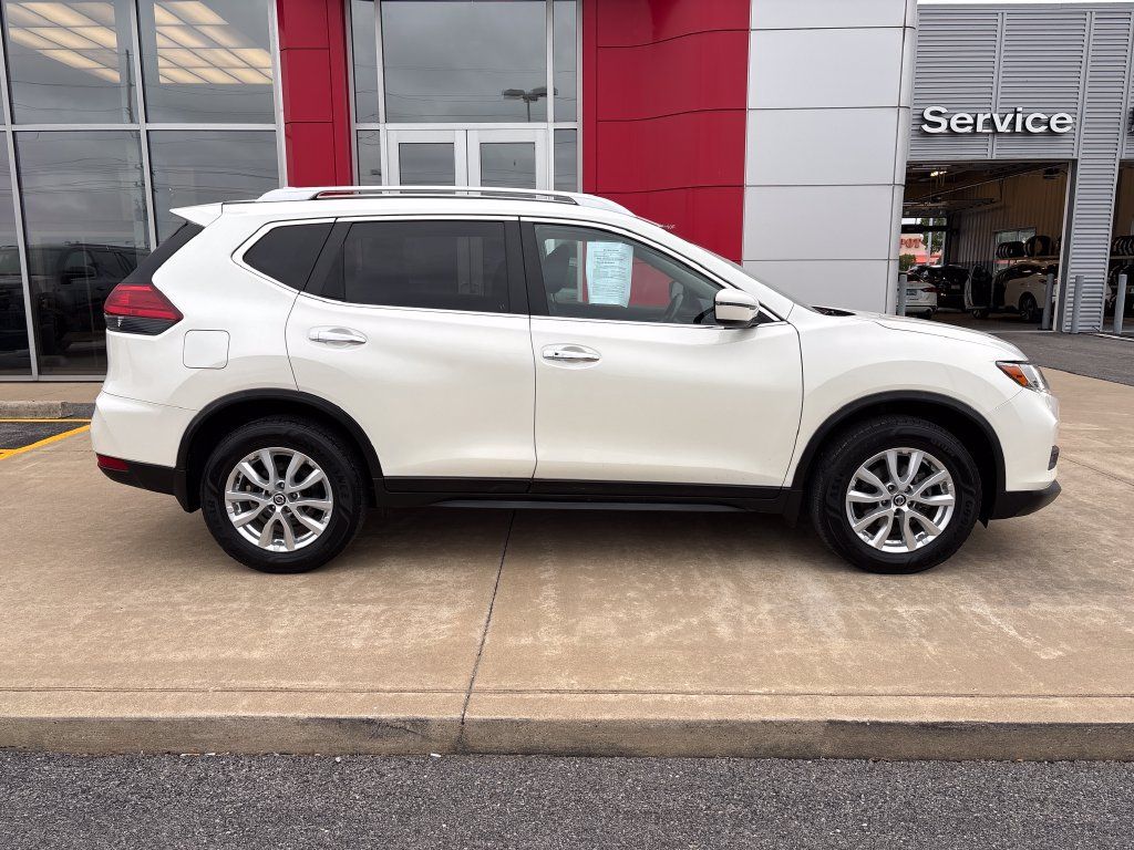 Used 2017 Nissan Rogue SV AWD/4WD image 6