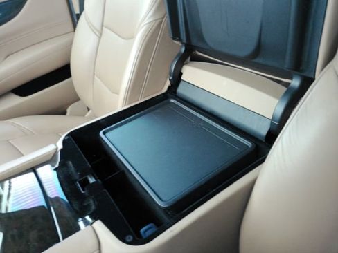 Used 2019 Cadillac Escalade Platinum image 52