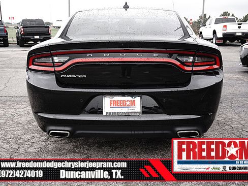 Used 2023 Dodge Charger SXT RWD image 4
