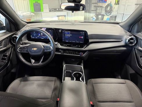Used 2025 Chevrolet Equinox LT image 31