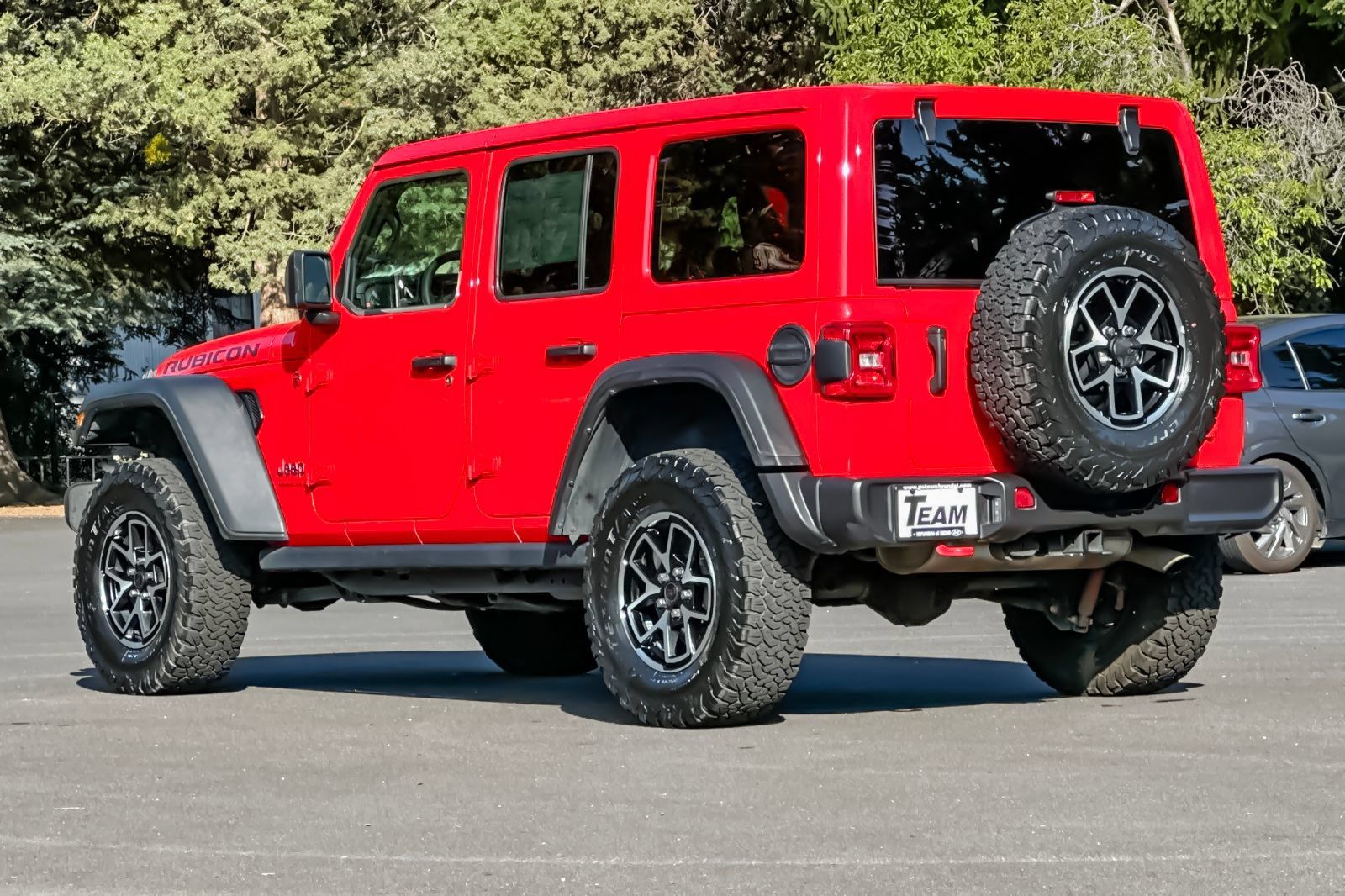 Used 2025 Jeep Wrangler Unlimited Rubicon AWD/4WD image 6