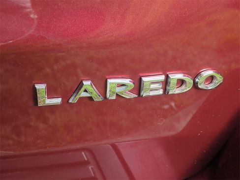 Used 2020 Jeep Grand Cherokee Laredo image 14