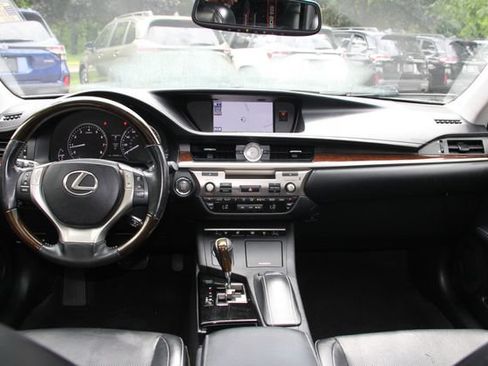 Used 2013 Lexus ES 350 w/ Luxury Pkg FWD image 32