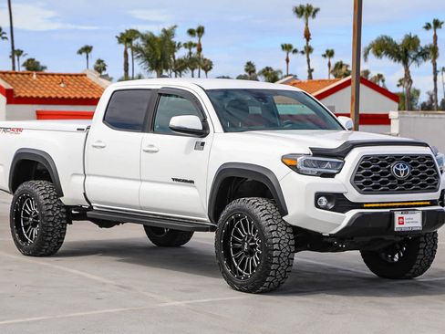 Used 2023 Toyota Tacoma TRD Off-Road AWD/4WD image 4
