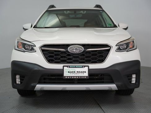 Used 2020 Subaru Outback Limited XT image 2