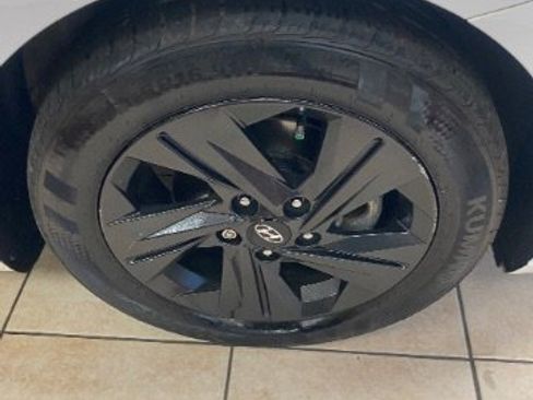 Used 2021 Hyundai Elantra Blue FWD image 22