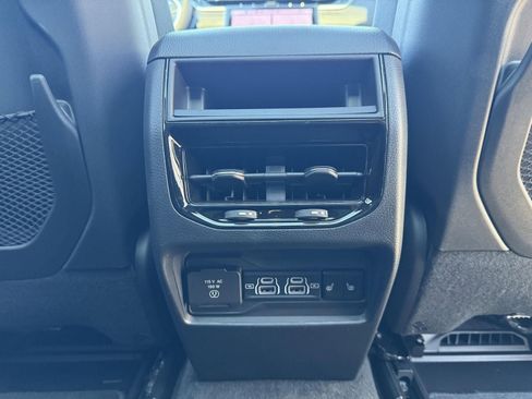 New 2025 Jeep Grand Cherokee Limited image 31