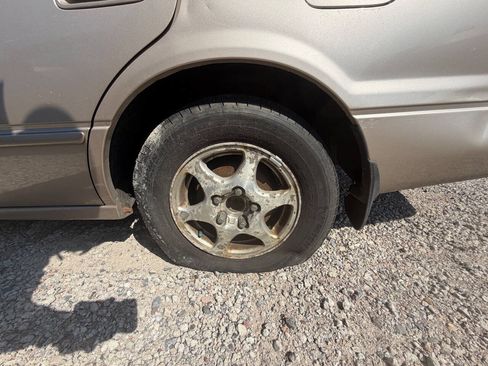 Used 1999 Toyota Camry LE FWD image 10