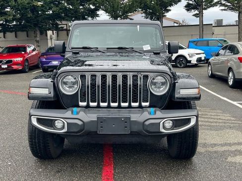 Used 2022 Jeep Wrangler Unlimited Sahara image 4