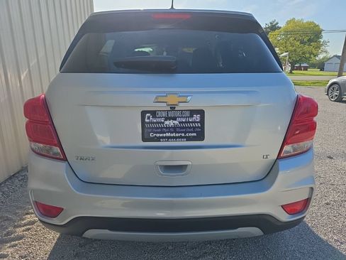Used 2019 Chevrolet Trax LT w/ LT Convenience Package FWD image 6