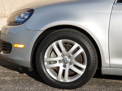Used 2010 Volkswagen Jetta TDI FWD image 14