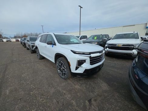 New 2026 Chevrolet Traverse High Country image 3