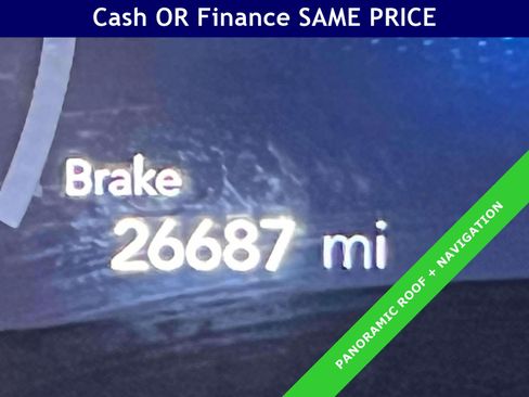 Used 2023 Chrysler Pacifica Limited w/ Uconnect Theater Family Group FWD image 22