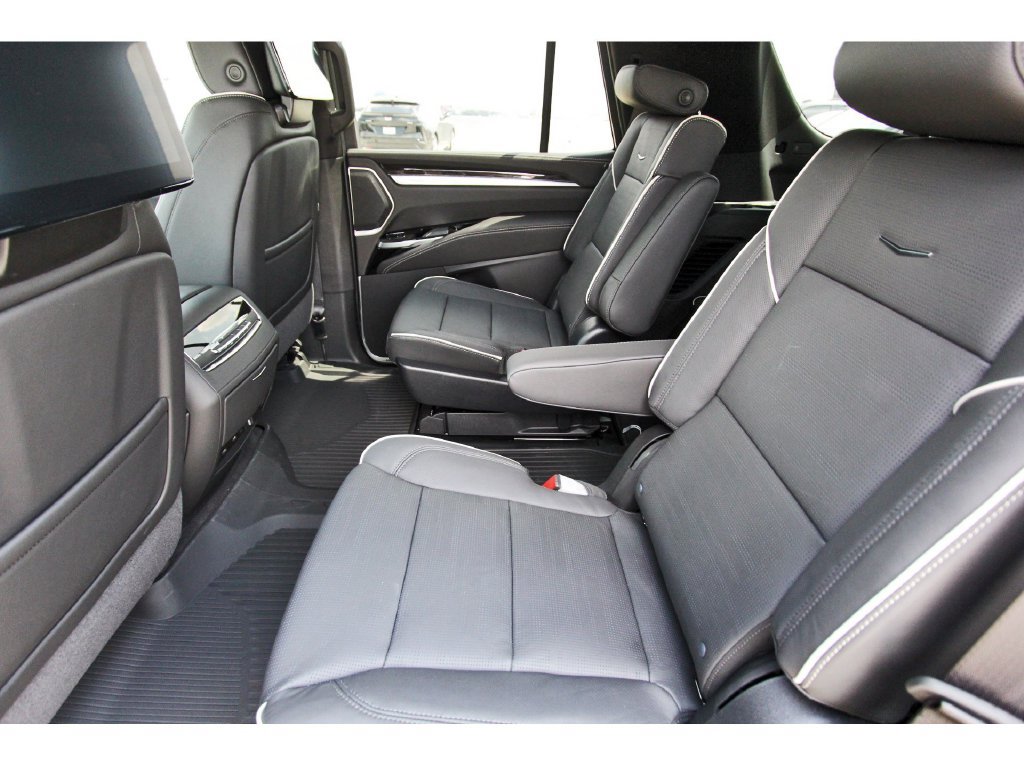 New 2027 Cadillac Escalade Luxury w/ Touring Package AWD/4WD image 7